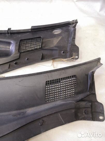 Решетка под лобовое стекло Toyota Harrier MCU15W