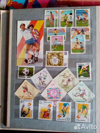 Коллекция футбольных марок