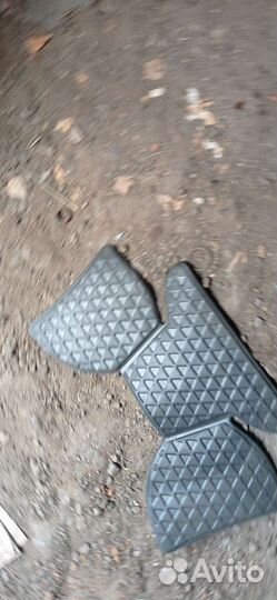 Автомобильные коврики резиновые