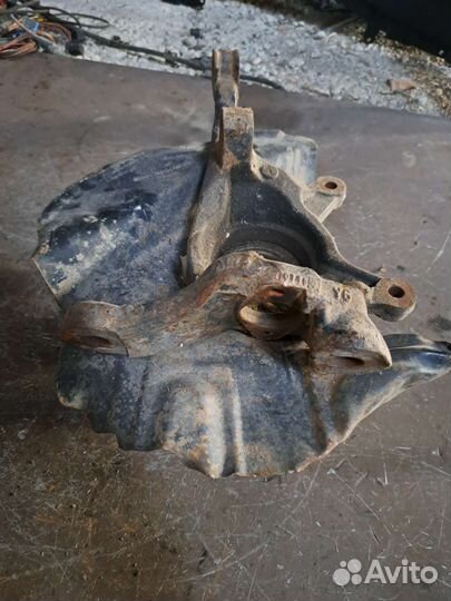 Поворотный кулак передний правый BMW Е53