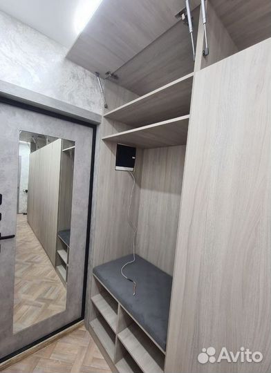 Шкаф в квартиру