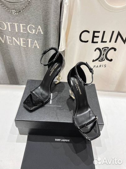 Босоножки кожаные Saint Laurent