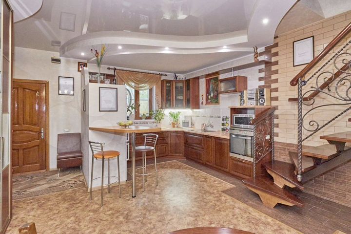 Дом 170 м² на участке 5 сот.