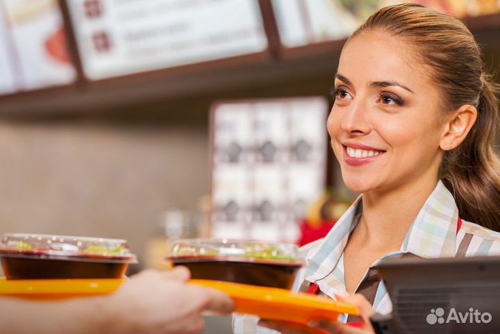 Работник в кафе