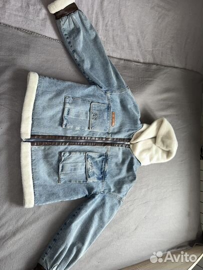 Продам женскую куртку