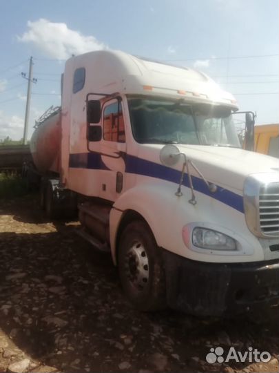 Freightliner Columbia, 2004