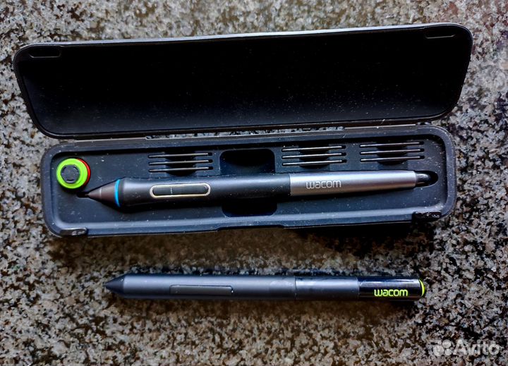 Активный цифровой стилус-перо-ручка Wacom Pro Pen