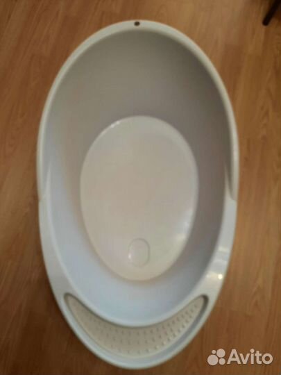 Ванна детская с надувным кругом