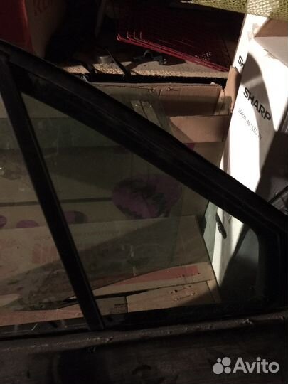 Форточка правая перед рено сценик 2008г