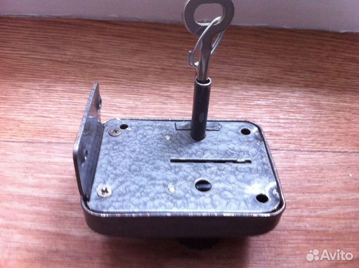 Замки дверные, Замок-защёлка