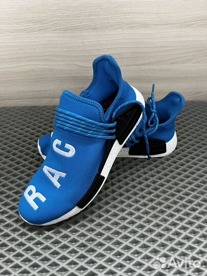 Кроссовки Adidas Human Race