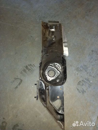 Фартук крыла левый передний focus 2,focus3, kuga