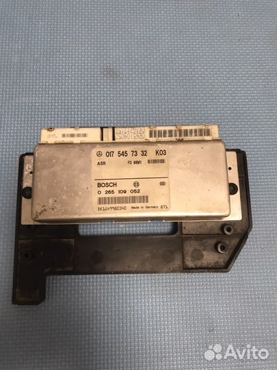 Блок управления ASR mercedes w210