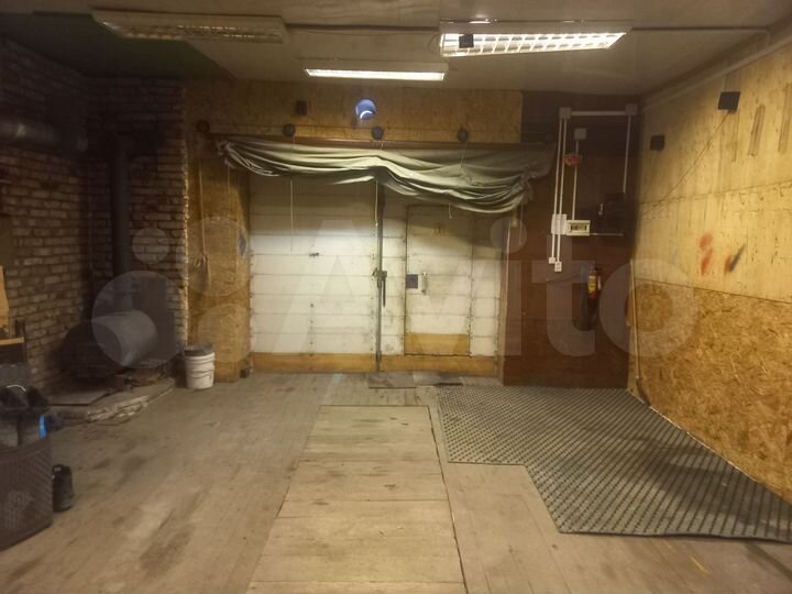 Гараж, > 30 м²