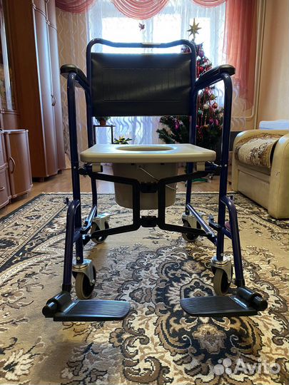 Кресло коляска с санитарным оснащением