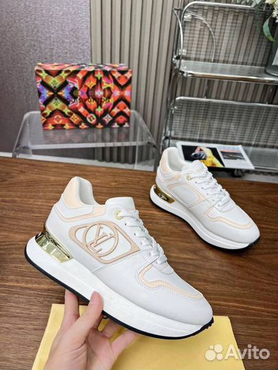 Кроссовки Louis Vuitton Neo Run Away