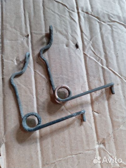 Пружина защёлки фиксатора капота opel kadett E