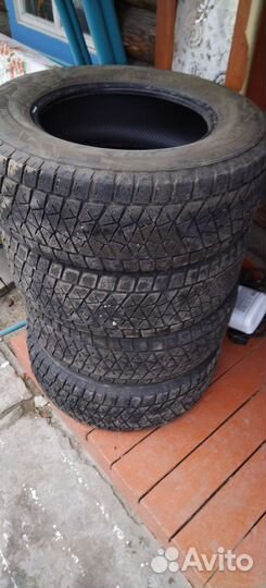 Bridgestone Blizzak Ice 265/65 R17