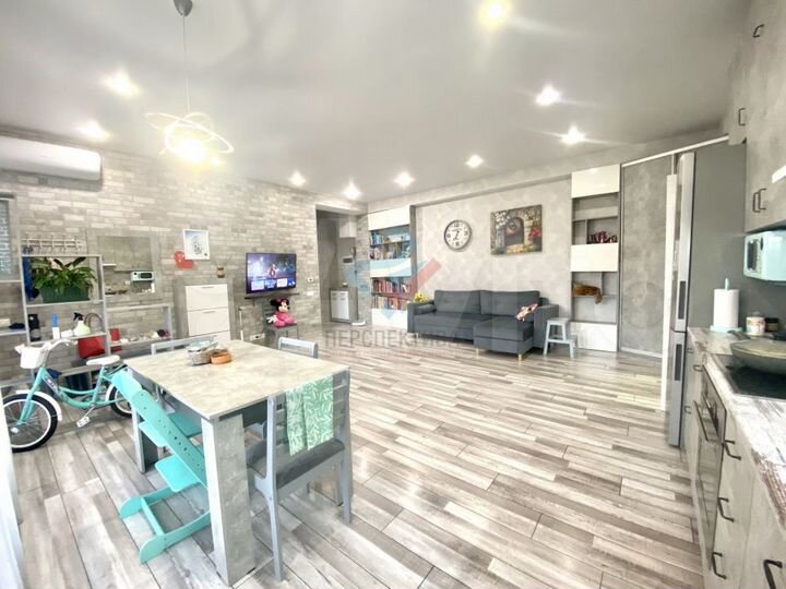 3-к. квартира, 80 м², 1/8 эт.