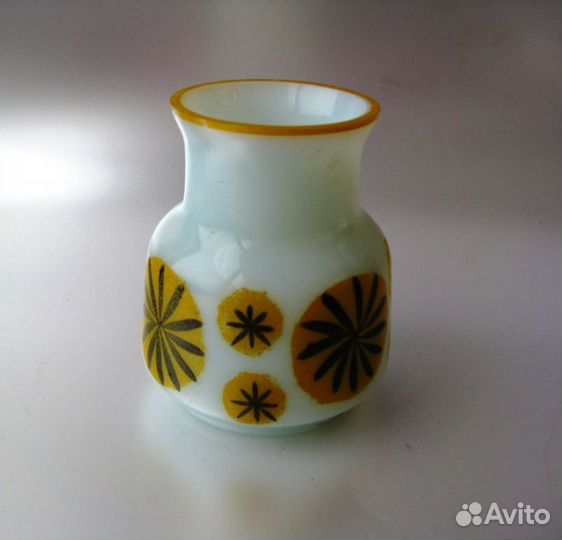 Ваза молочное стекло маленькая СССР