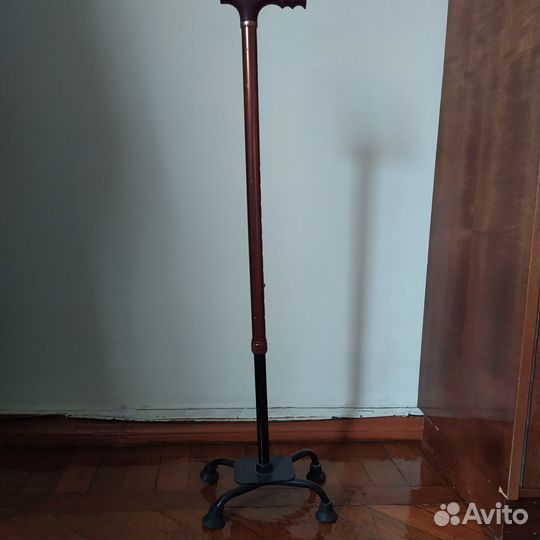 Трость на 4 ножках