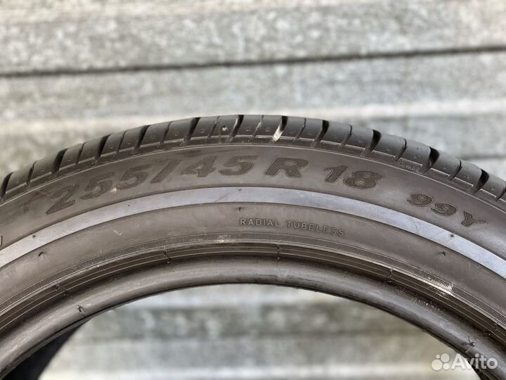 Pirelli P Zero Rosso 255/45 R18 99Y