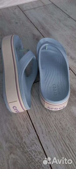 Женские шлепанцы crocs