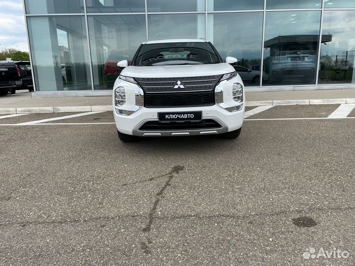 Mitsubishi Outlander 2.5 CVT, 2023