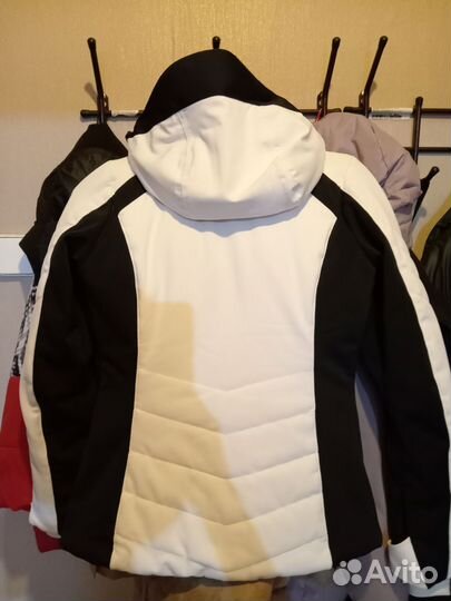 Горнолыжная женская куртка