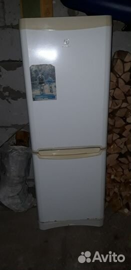 Холодильник бу indesit