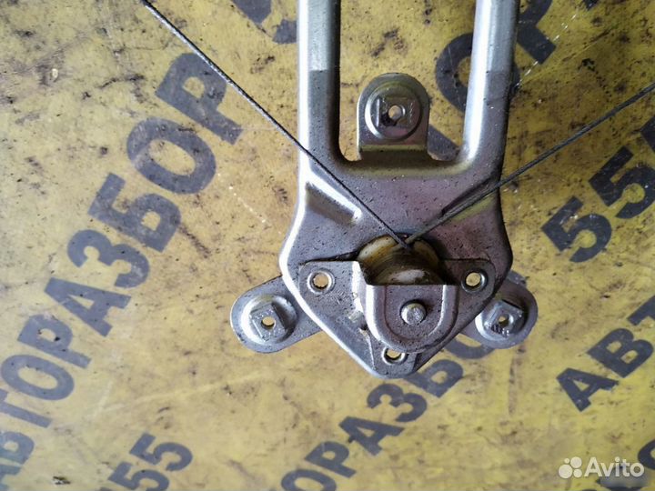 Chevrolet Cobalt Стеклоподъемник механ. задний R