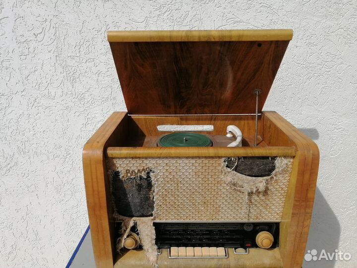 Радиола ламповая Волга