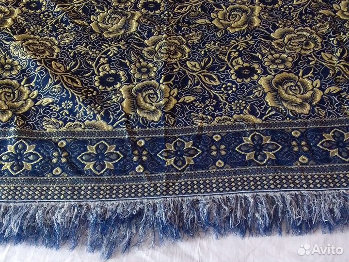 Накидка на диван Б/у