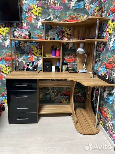 Компьютерный стол