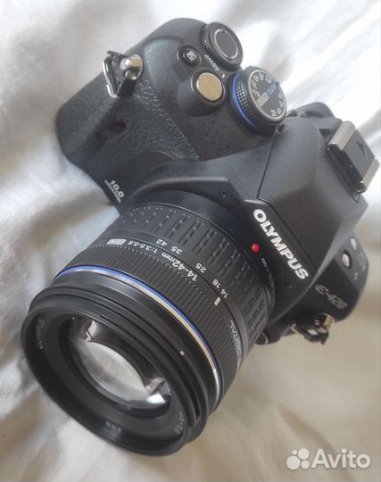 Зеркальный фотоаппарат Olympus e-420