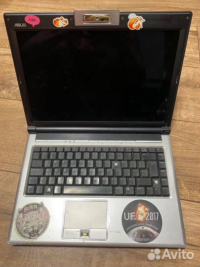 Ноутбук Asus F8V