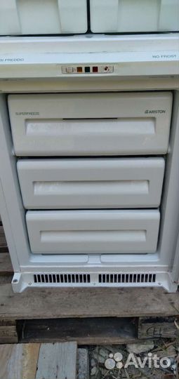 Встраиваемый холодильник ariston