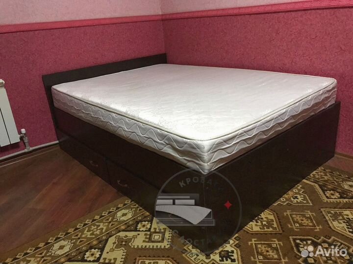 Кровать двухспальная