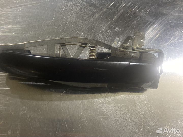 Ручка двери передняя левая T5 7H0.837.886C