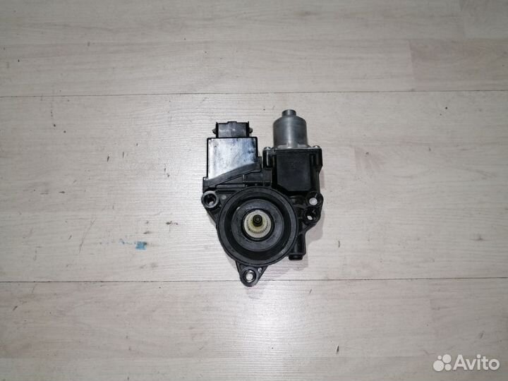 Моторчик стеклоподъемника Kia Carnival