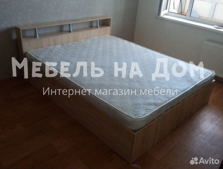 Кровать с матрасом