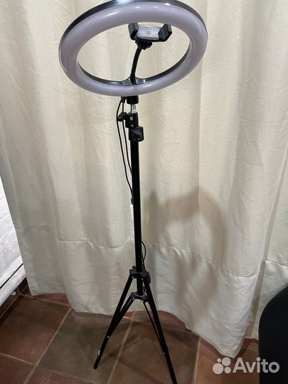 Кольцевая лампа. Диаметр 26 см