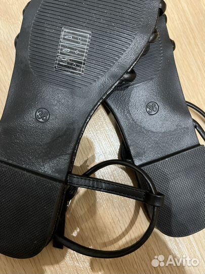 Сандалии женские