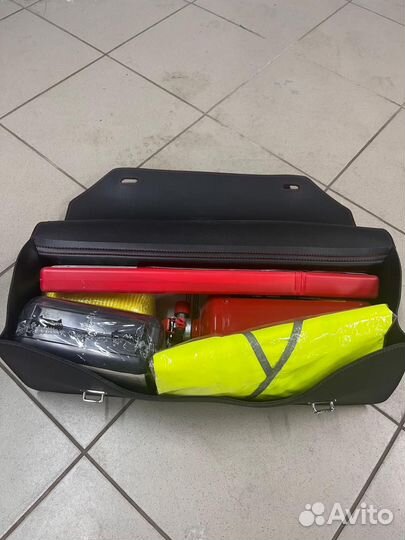 R970AC001M, Дорожный набор премиум с Лого, HYU, hy