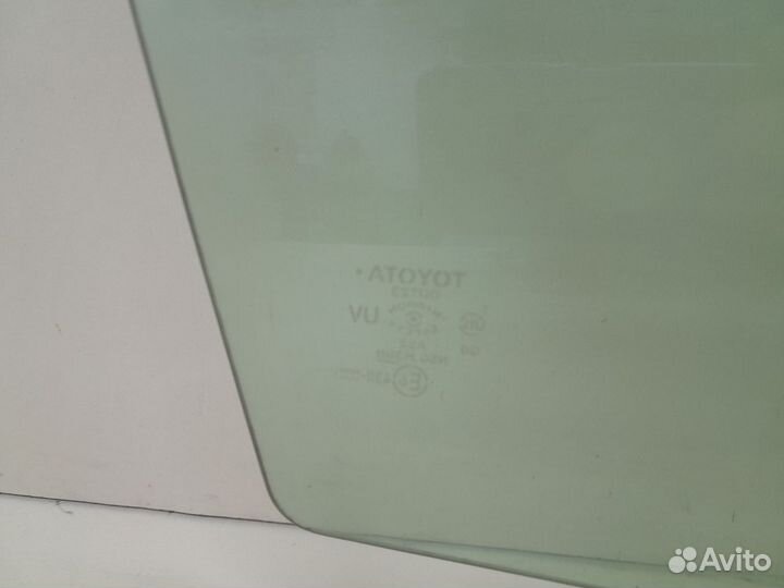 Стекло двери передней правой Toyota Corolla E150 2