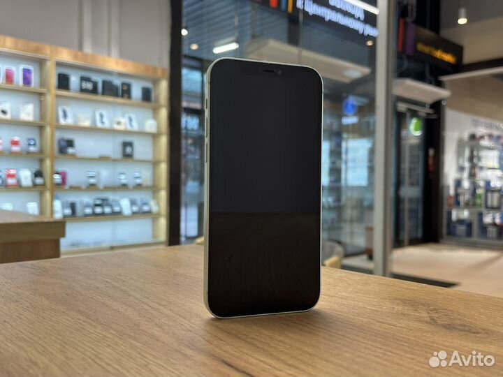 iPhone 12, 64 ГБ