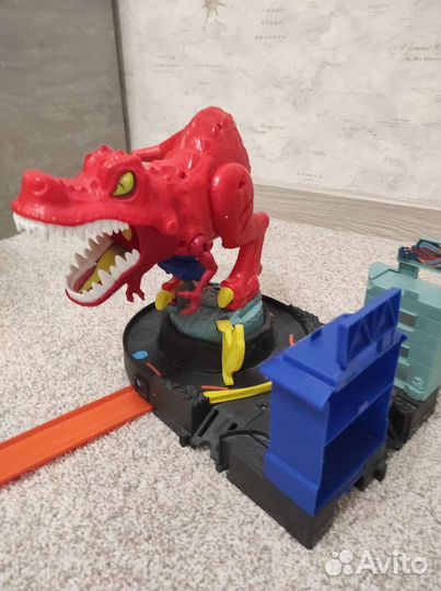 Трек хот вилс динозавр