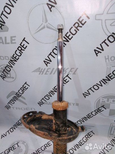 Стойка амортизатор задняя Lexus RX350