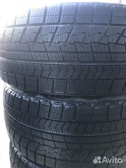 Bridgestone Blizzak VRX 245/40 R18 93S