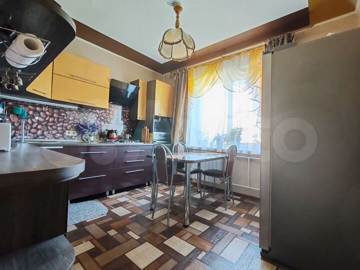 3-к. квартира, 65 м², 1/10 эт.